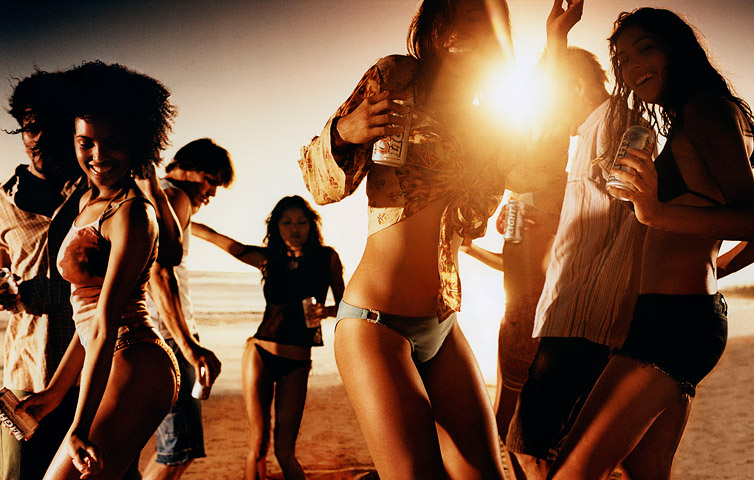 Выходные в Одессе: бесплатный сет от лучшего DJ Украины и iPhone - вечеринка