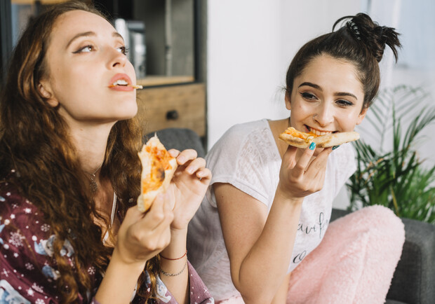 Сиди дома и кушай: 8 мест, где можно заказать пиццу в Запорожье