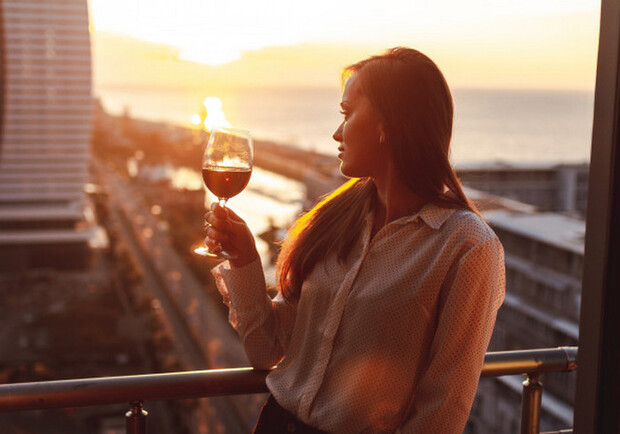 Смакуем на балконе: где купить в Одессе алкоголь с доставкой 