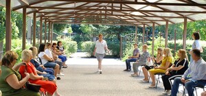 Ты узнаешь ее из тысячи: в Днепре соцработницы получат новую униформу (фото)