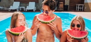 Осторожно, арбузы: 5 советов, как не отравиться полосатой ягодой