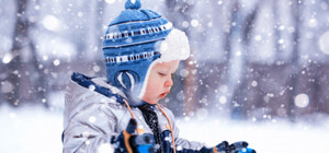 Пока ты спал: в Одессе выпал первый снег, а за городом расчищали сугробы