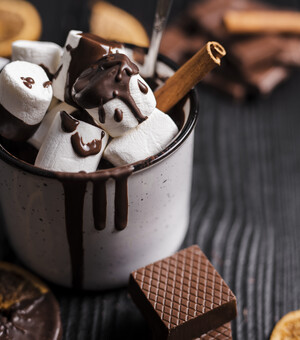 Не мерзнем: 10 согревающих напитков на вынос, которые можно купить в кафе Запорожья