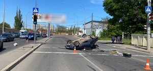 В районе улицы Балковской перевернулась машина: есть пострадавший 