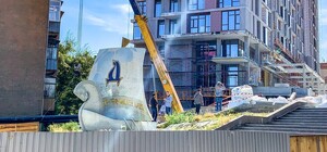 Вместо старого: на бульваре Кучеревского установят 3-метровый памятник