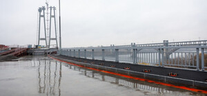 Откроют до конца года: вантовый мост инспектирует премьер-министр Шмыгаль