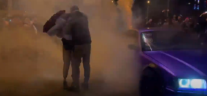 В Днепре парень сделал девушке предложение с фейерверком и дрифтом машин