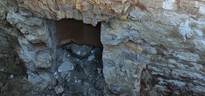 В фундаменте одесской филармонии нашли странный подземный проход  