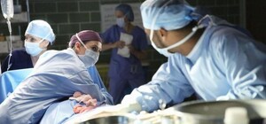 Медики Днепра на Новый год спасали жизнь беременной женщины