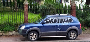 Львів'янину за паркування на тротуарі розмалювали автомобіль 