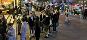 Киевляне продают очередь в McDonald's за 2500 гривен