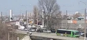 В Днепре на Новом мосту образовалась большая пробка