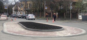 В Киеве обустраивают новые кольцевые развязки