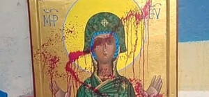 В Одессе вандалы испортили патриотические картины