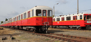 В Киев приехали последние из 60 вагонов метро, подаренных Варшавой - фото