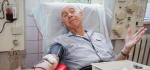 794 раза сдавал кровь: в Днепре донор установил рекорд Украины