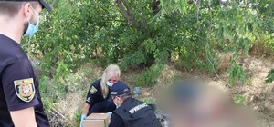 Поконфликтовали из-за имущества: в Одесском районе мужчина застрелил пасынка