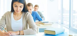 Выпускникам-отличникам школ Харьковской области планируют выплачивать по 6500 гривен