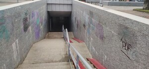 В Одессе вандалы разрисовали переход на Дерибасовский