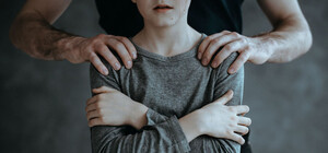 Харьковские школьницы обвинили учителя в домогательствах: полиция проводит проверку