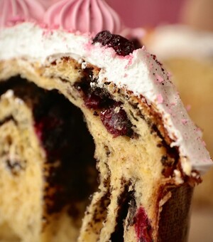 С маком и вишней, с фисташкой и дубайским шоколадом: где в Одессе можно заказать необычные пасочки