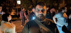 В Одессе произошло нападение на активистов, демонтировавших мемориальную табличку: подробности (обновлено)