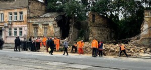 На Молдаванке в Одессе обрушился дом: что говорят в ЖКС