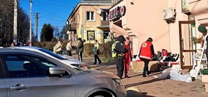 У Миколаєві 33-річний чоловік вистрибнув із вікна на третьому поверсі і загинув 