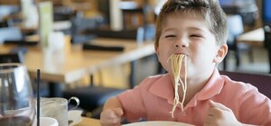 Ученики 1–11 классов будут обеспечены бесплатным питание с сентября 2026 года