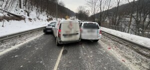 Потрійна ДТП на Личаківській: рух транспорту перекрито 