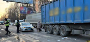 Смертельное ДТП в Пересыпском районе Одессы: под колесами грузовика погибла пешеходка
