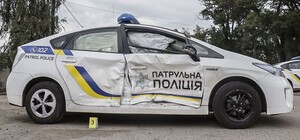 В Одессе прохожие повредили автомобиль полицейских: подробности конфликта (обновлено)