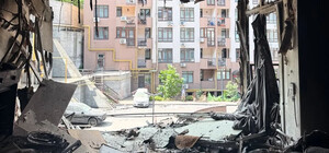 Сколько домов после прилетов уже отремонтировали в Киеве, и почему многие здания еще долго будут ждать своей очереди