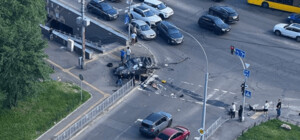 Водитель Mercedes вез пассажирку и 