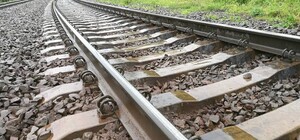 В Одессе на железнодорожных путях поразило током подростка