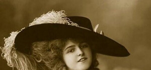 В Донецк везут уникальную коллекцию старинных дамских платьев