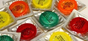 Безкоштовні презервативи, квест та фільм: львів’ян запрошують на... кондом-паті