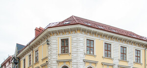 Київ vs Львів: як виглядають у містах вивіски однакових закладів