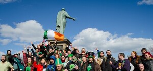 Зеленая одежда, рыжие бороды и волынки: в Одессе прошел парад Святого Патрика